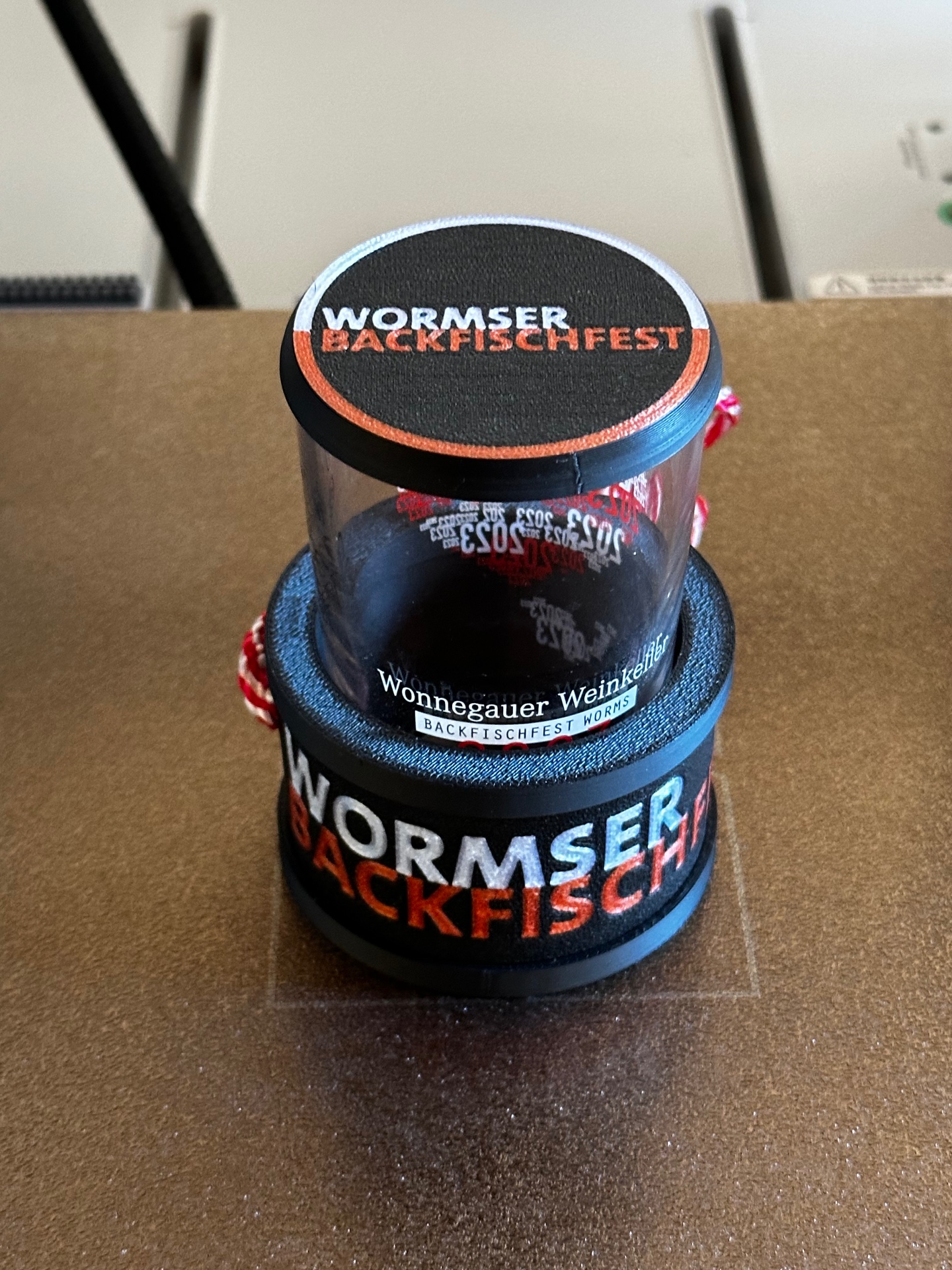 3D-gedruckter, umhängbarer Glashalter für das Backfischfest Worms