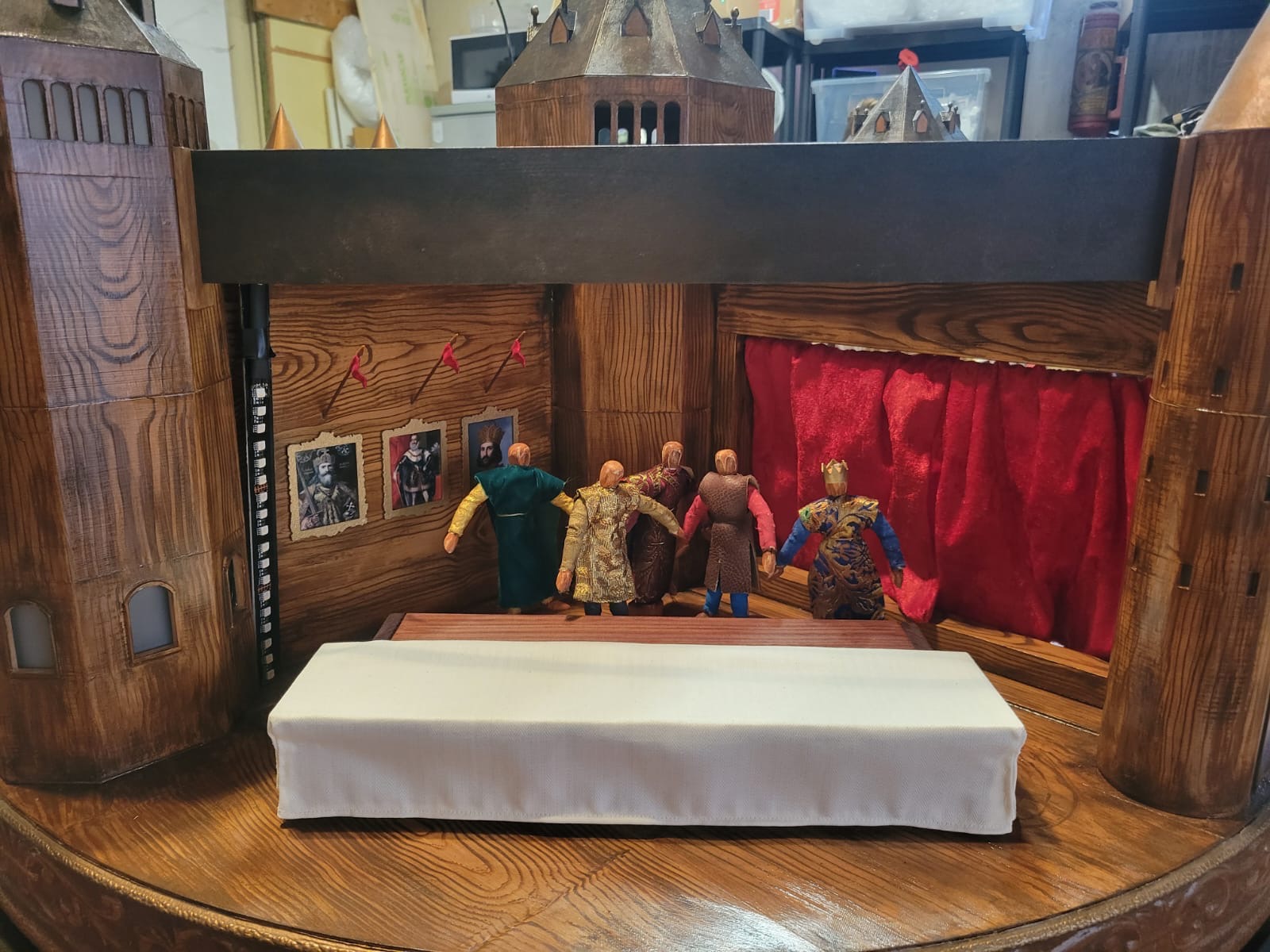 Bühnenbild der Nibelungen-Festspiele Worms mit 3D-gedruckten Requisiten